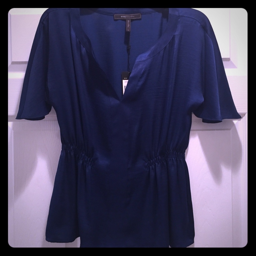 🎄SALE🎄 Beautiful bcbg top